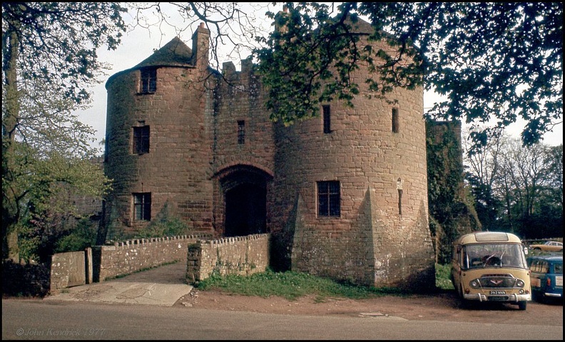 5.085 St. Briavels Castle Lydney+wm+bdr_1000w.jpg