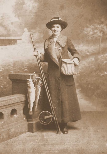 Eliza Harriet Simpson - Angler\'s Wife_A_1000h.jpg