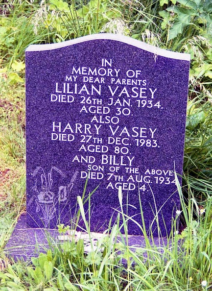Scarb-June97-25 Ebberston - Lilian Harry & Billy Vasey graves_1000h.jpg