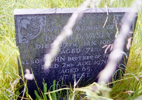 Ebberston - Harold & John Vasey grave