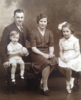 Arnold Cottingham with wife Phyliss son Anthony John and daughter Barbara Jean