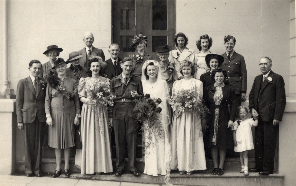 Hilda and Fred's Wedding group photo